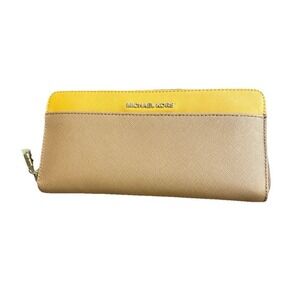 NWOT Michael Kors Continental  Colorblock Saffiano Leather Wallet Zip